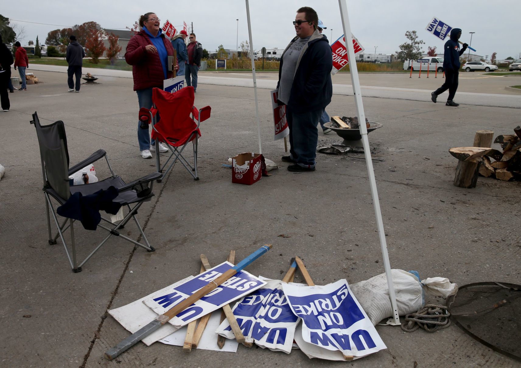 GM workers ratify contract, 40-day ends